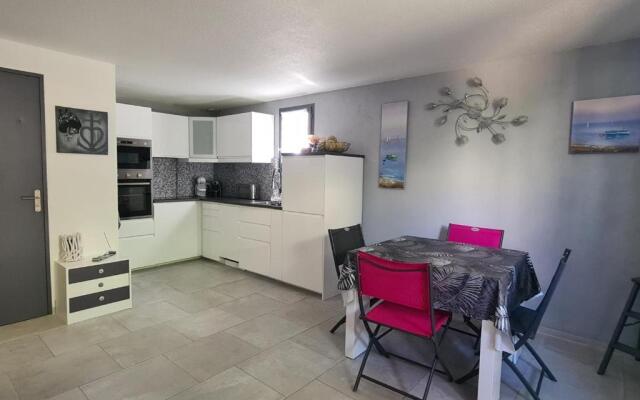 Appartement Saintes-Maries-de-la-Mer, 6 pièces, 8 personnes - FR-1-475-72