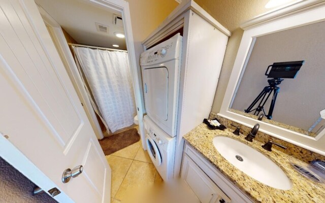 Seascape 2113 2 Bedroom Condo by RedAwning