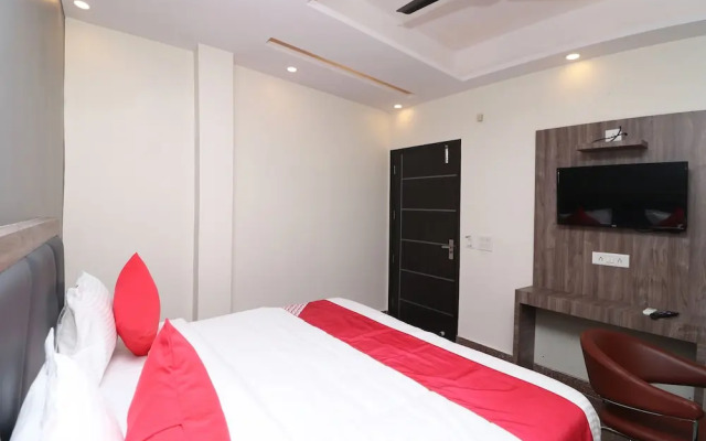 OYO 36848 Embellish Inn