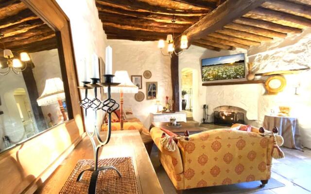 Boutique Traditional Spa Vila newly renovated 2023!