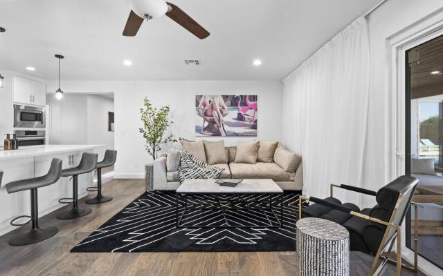 Jacuzzi and Park Bliss by HomeSlice stays