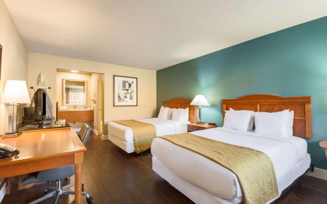 Rodeway Inn Portland Airport Hotel