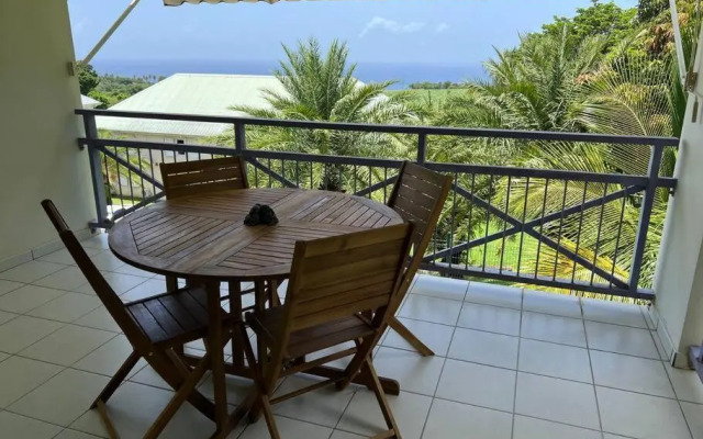 Zabana Lodge, dans un jardin tropical avec piscine