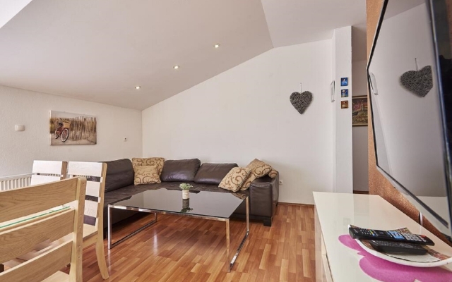 Apartment Sina - modern and comfortable: A1 Trogir, Riviera Trogir