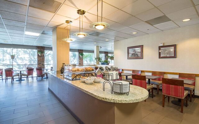 Comfort Inn by the Bay