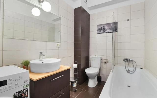 Bohemian Apartment with balconies