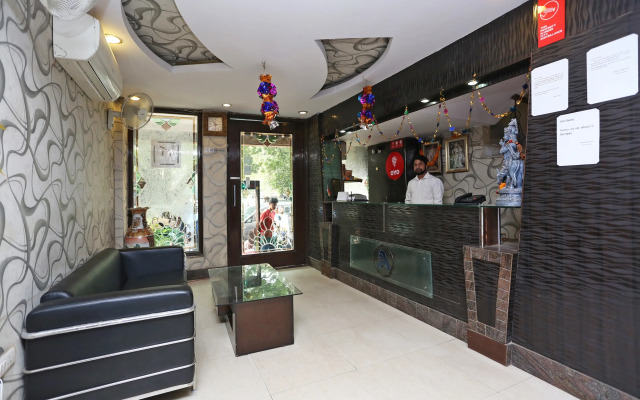 Roomshala 100 Hotel Anand - karol Bagh