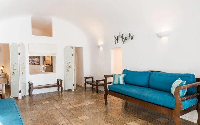 Pantelia Suites