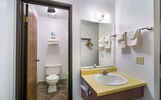 Rodeway Inn Gateway to Medora T-Roosevelt & Makoshika State Park