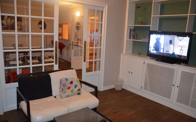 Women Bed - Hostel (adults only)