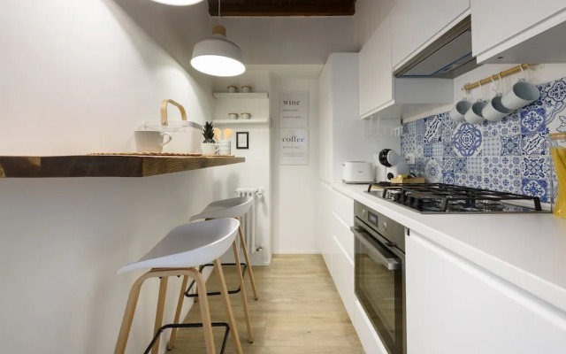 Madame Betta by Mmega