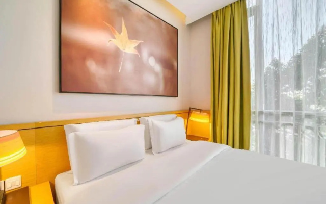 IU Hotel (Suzhou Dushu Lake Higher Education District Moon Bay Metro Station)
