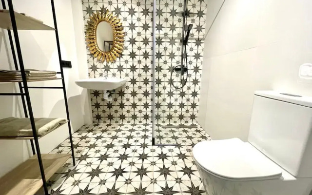 Los Angeles With 3 Bedrooms and 3 Bathrooms