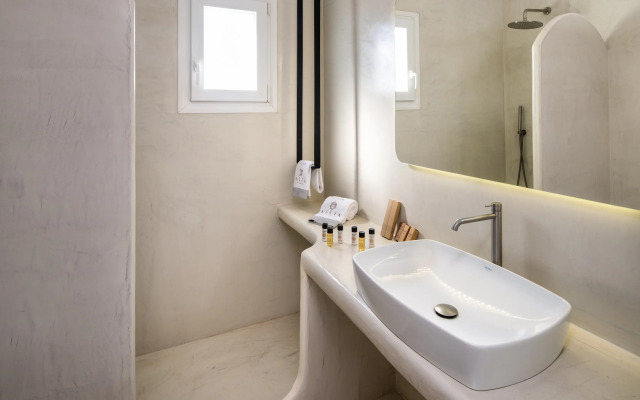 Aelia Luxury Suites Santorini