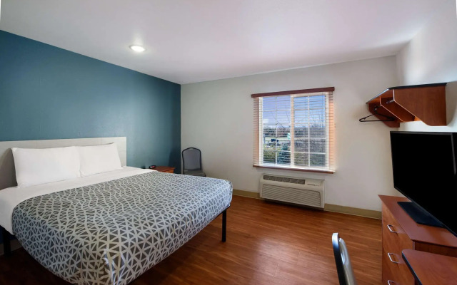 WoodSpring Suites Columbus Southeast