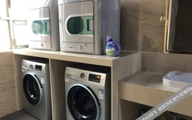 Yuefeng Hotel (Yangjiang Bus Terminal, Wal-Mart)