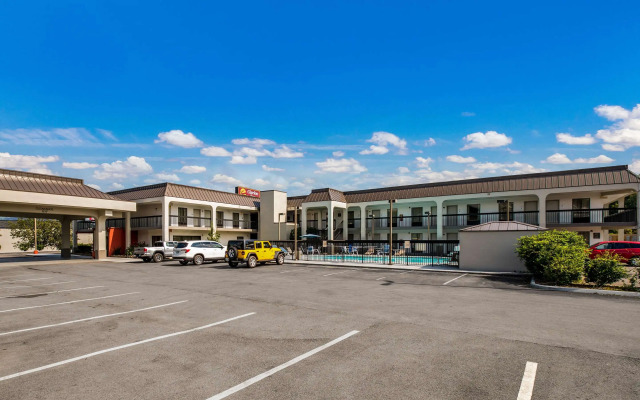 Clarion Inn Cleveland near University