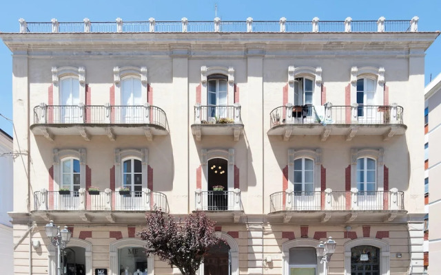 Reverse Art Hotel
