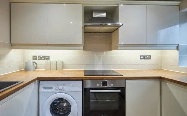 Host Stay Column Mews