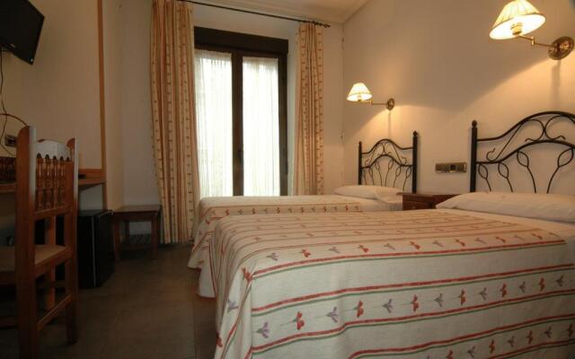 Hostal Ivor y Hostal Mayrit