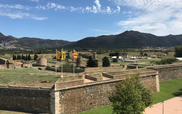 Apartamento con vistas al mar y al puerto de Roses
