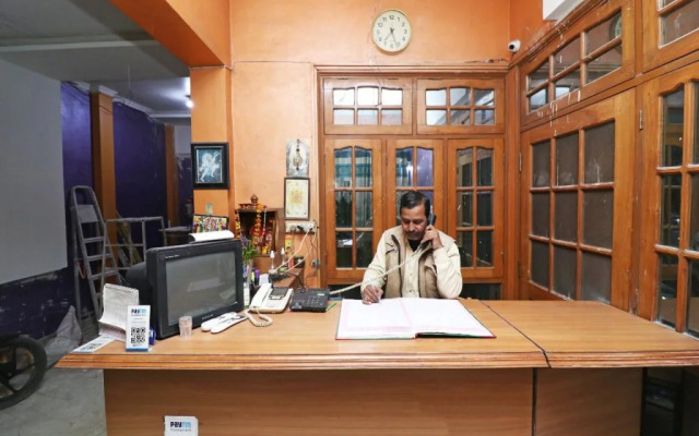 OYO 24571 Kamakshi Palace