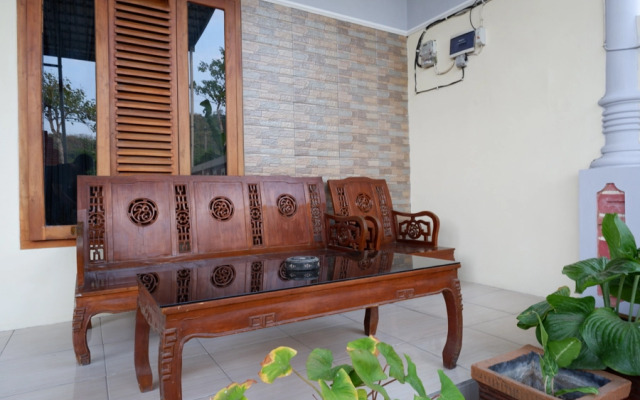 RedDoorz Syariah near Alun Alun Pacitan 2