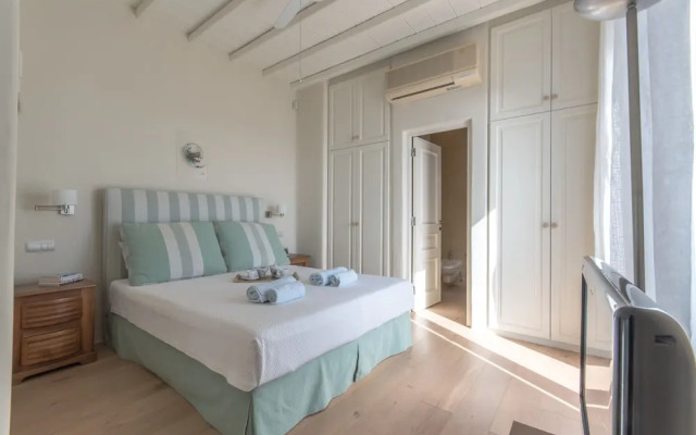 Hera iconic Mykonian Villa