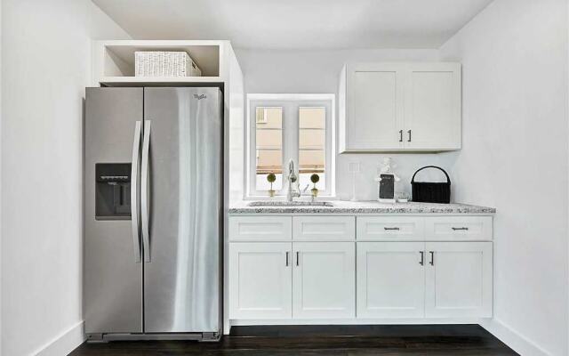 Anastasia Beach House - Five Bedroom Home