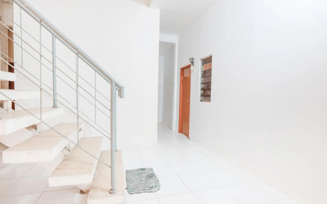 Super OYO 160 Lontar Residence