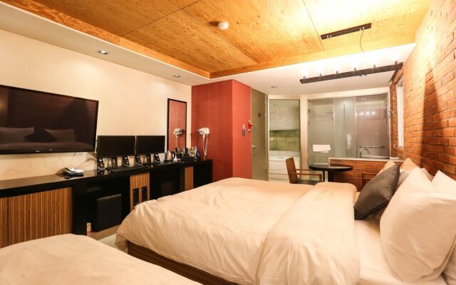 Shangria Hotel