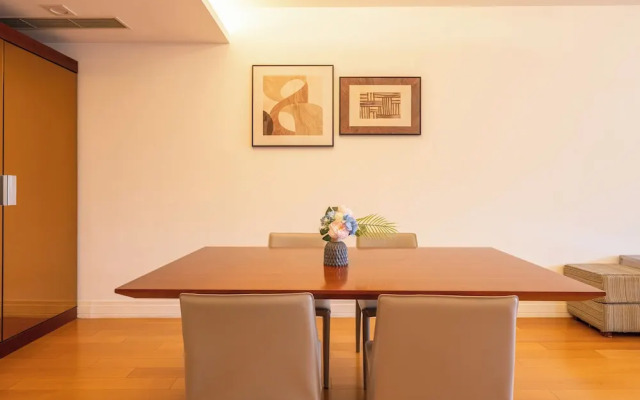 Tyms Family 2BR 1BA Apt Xujiahui Center