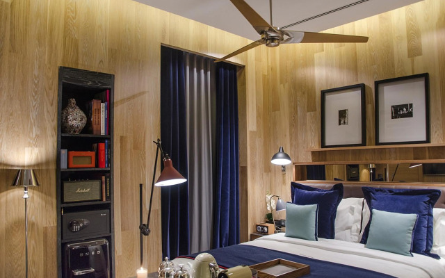 Browns Central Hotel