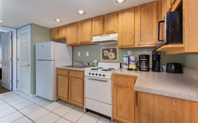 Colonial Crest Condo Unit #113
