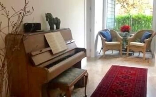 The Lakeview House Apartment