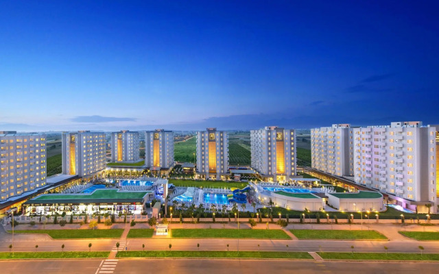 Grand Park Lara