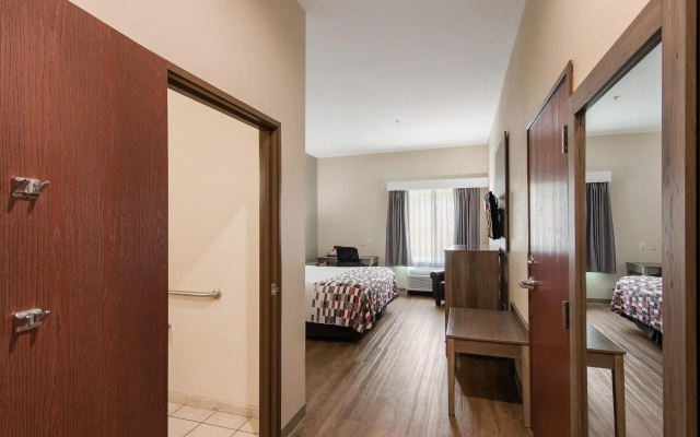 Red Roof Inn Panama City