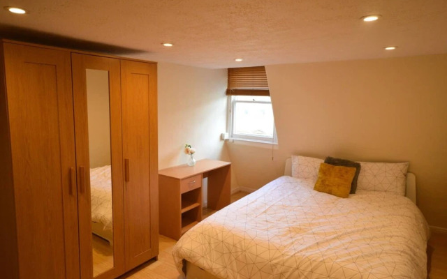 Central Cosy Flat In Great Location