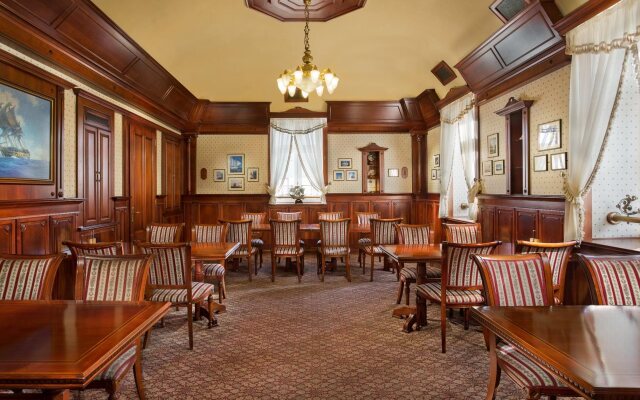 Nelson Hotel