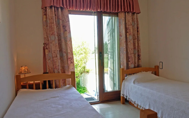 Delightul Holiday Home in St Pere Pescador With Terrace - фото 3