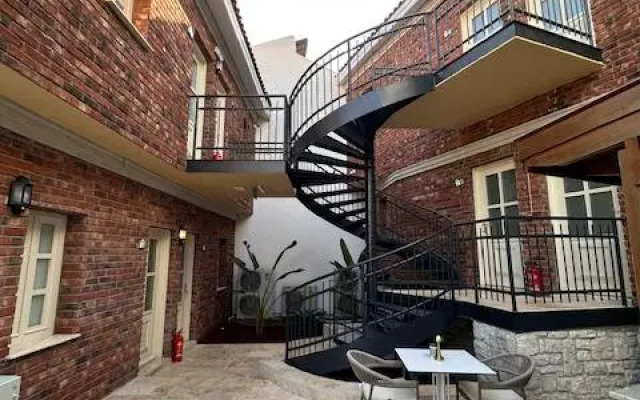 Paribo Koyici Alacati