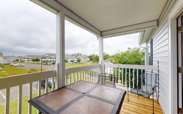 2br/2ba Full Condo w/ Pool & Gym, Sleeps 6