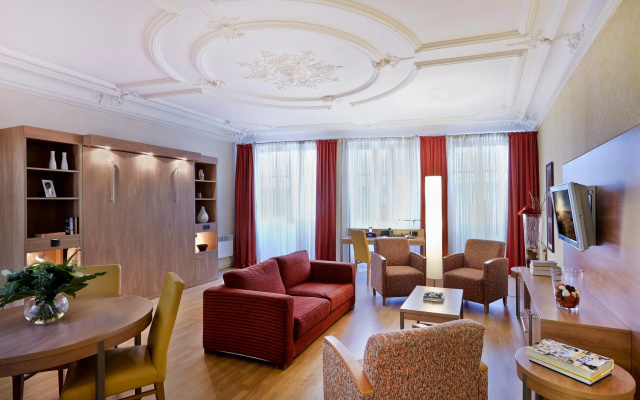 Copacabana Hotel and Suites