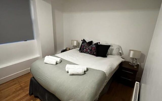 Barbican Pad by condokeeper