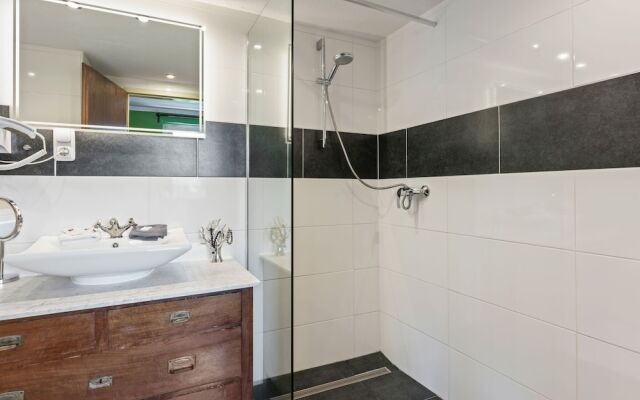 Tranquil Apartment With Sauna, Fitness Room, Garden, Terrace