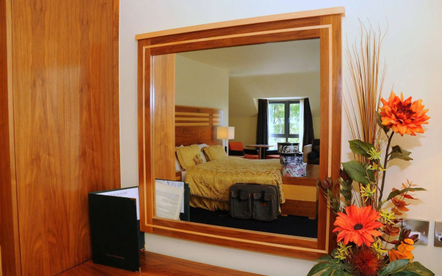 Raheen Woods Hotel