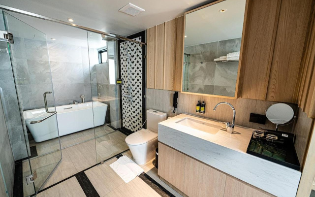 Floral Court Hotel & Residence Sukhumvit 13