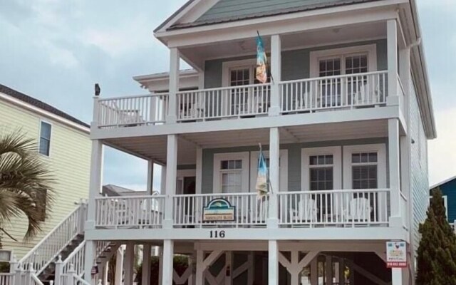 Absolute Bliss Private  4 Bedroom Home by RedAwning