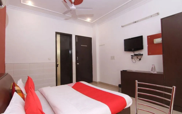 Oyo 18557 Palam Residency