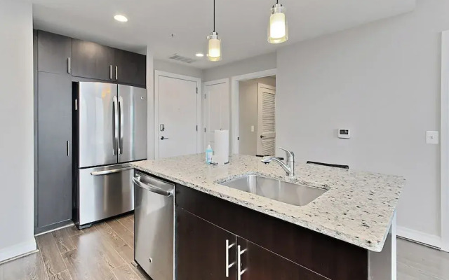 Modern getaway in Reston 1 bedroom